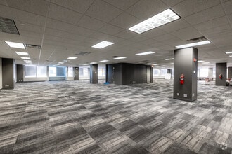 221 3rd Ave SE, Cedar Rapids, IA for lease Interior Photo- Image 2 of 2