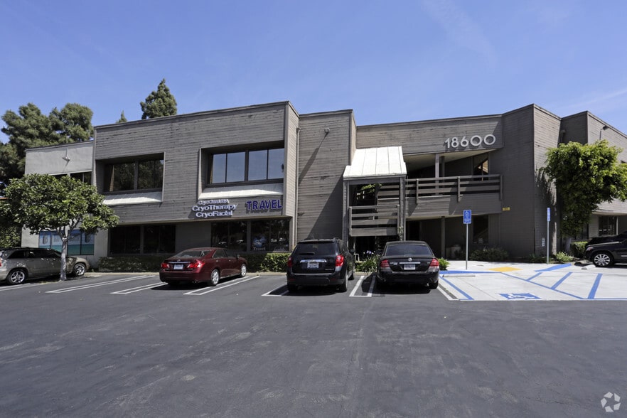 18600 Main St, Huntington Beach, CA for lease - Primary Photo - Image 1 of 8