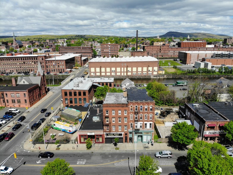 321-323 Main St, Holyoke, MA à vendre - Photo du bâtiment - Image 1 de 1