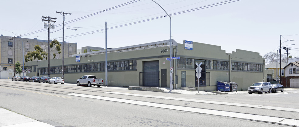 2001-2031 Commercial St, San Diego, CA for lease - Building Photo - Image 1 of 8