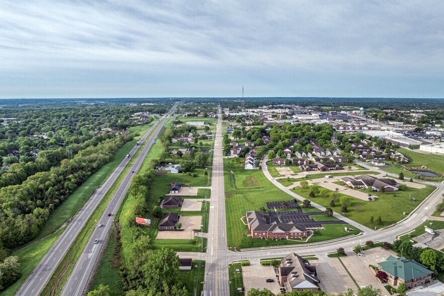 3904 Beck Rd, Saint Joseph, MO à louer - Photo du bâtiment - Image 2 de 69