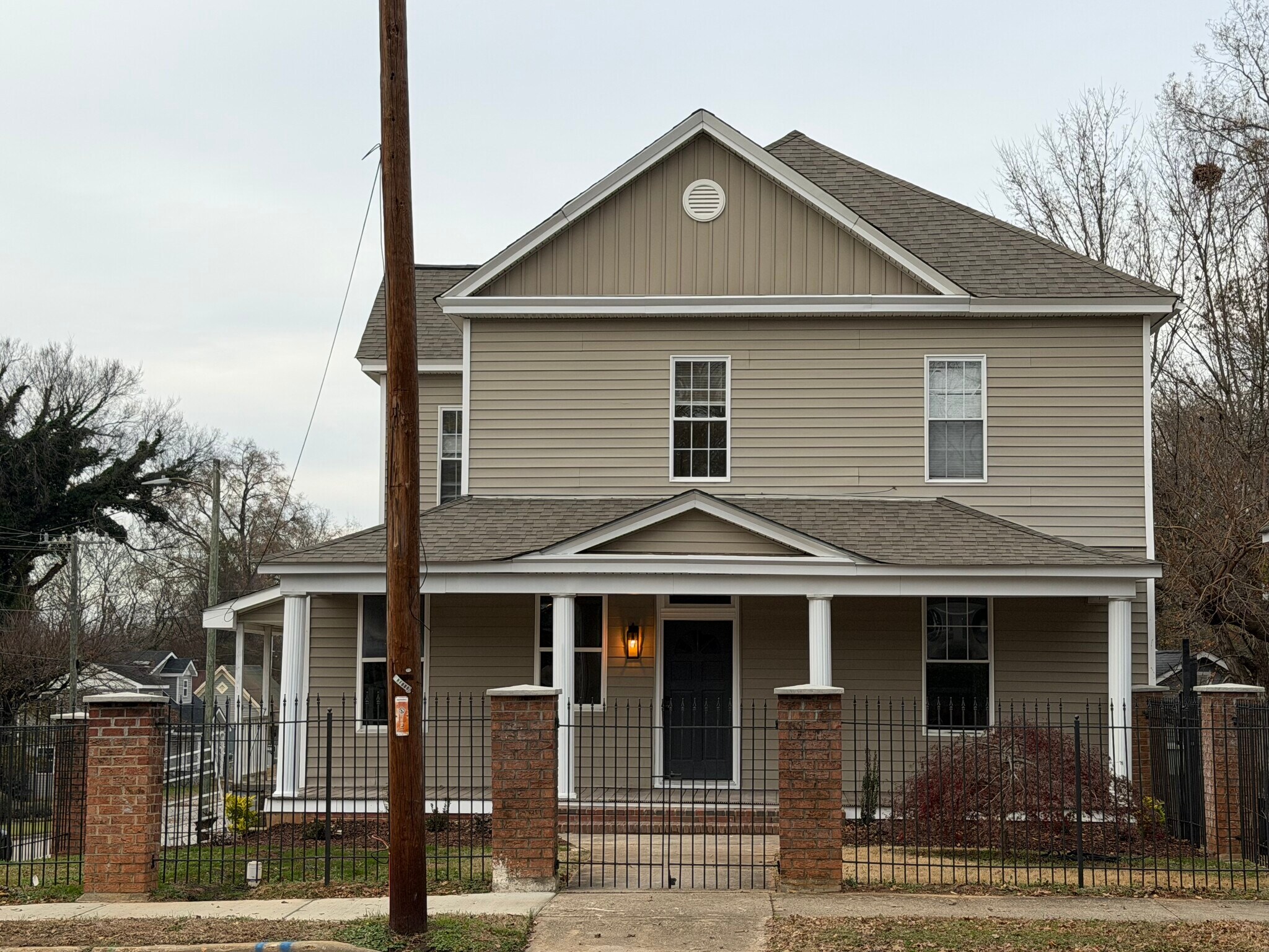903 1/2 New Bern Ave, Raleigh, NC à louer Photo principale- Image 1 de 8