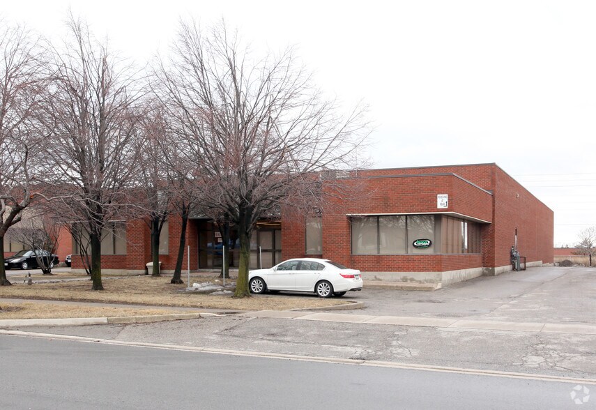 6476 Kestrel Rd, Mississauga, ON à vendre - Photo du bâtiment - Image 2 de 2