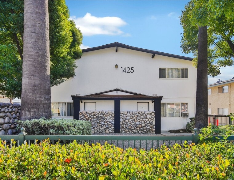 1425 W Stoneridge Ct, Ontario, CA for sale - Building Photo - Image 2 of 44