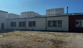 1999 Wildwood Ave, Jackson, MI à louer - Photo du bâtiment - Image 2 de 5