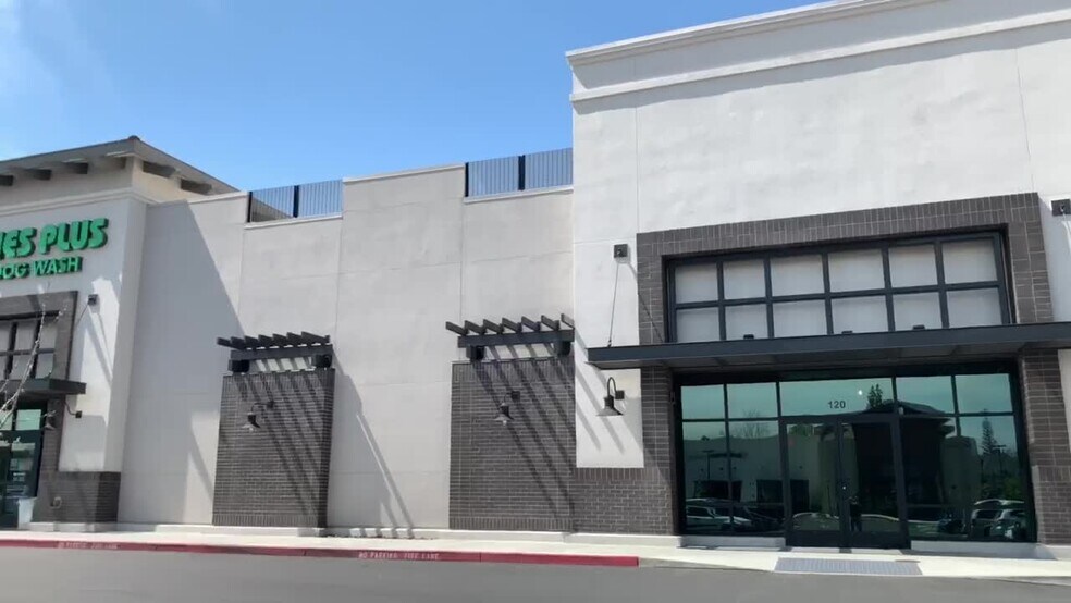 3680 Crocker Dr, Sacramento, CA à louer - Vidéo sur l’inscription commerciale - Image 2 de 34