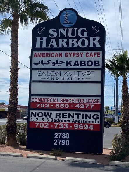 2780-2790 E Flamingo Rd, Las Vegas, NV à louer - Photo du bâtiment - Image 3 de 4