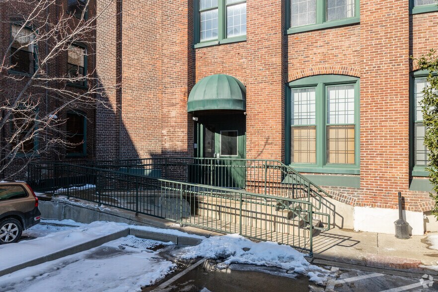 200 Lincoln Ave, Phoenixville, PA à louer - Photo du bâtiment - Image 3 de 4