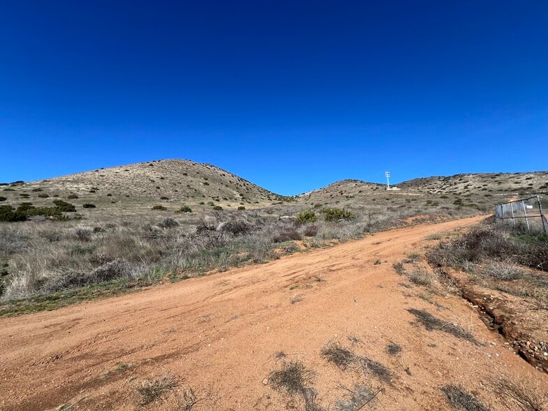 VIC VALLEYSAGE TUTHIL, Agua Dulce, CA for sale - Other - Image 3 of 7