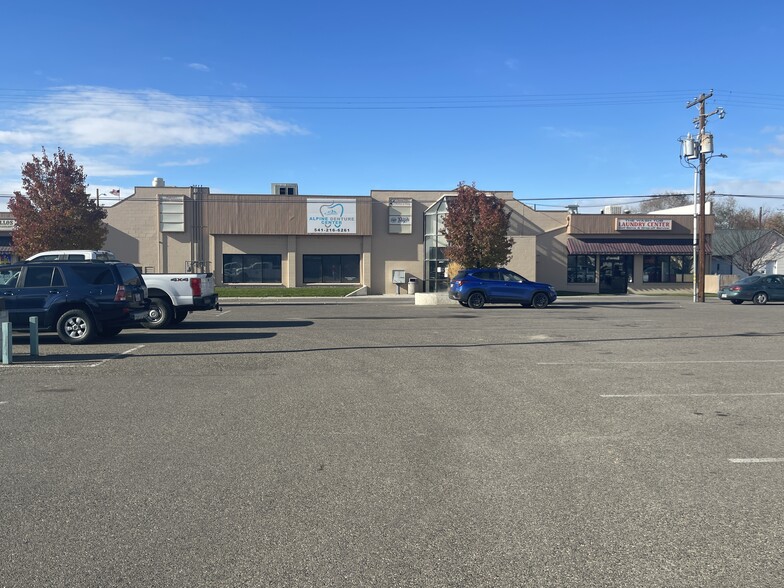 49 NW 1st St, Ontario, OR for lease - Building Photo - Image 1 of 5