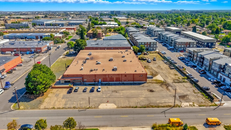 3880 Holly St, Denver, CO for sale - Building Photo - Image 1 of 13