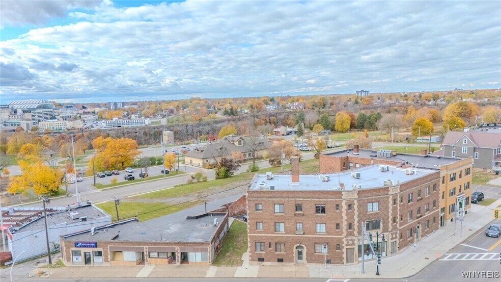 524 Main St, Niagara Falls, NY à louer - Photo du bâtiment - Image 3 de 11