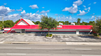 1601 E Sample Rd, Pompano Beach FL - Restaurant avec service au volant