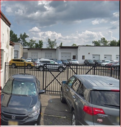 74 Leliarts Ln, Elmwood Park, NJ for sale - Building Photo - Image 2 of 16