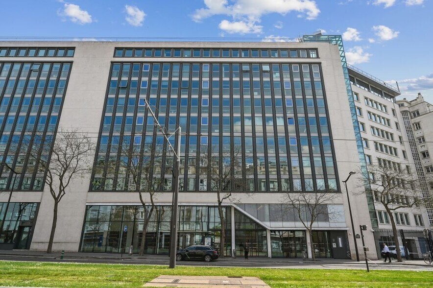 13 Ter Boulevard Berthier, Paris à louer - Photo du bâtiment - Image 1 de 9