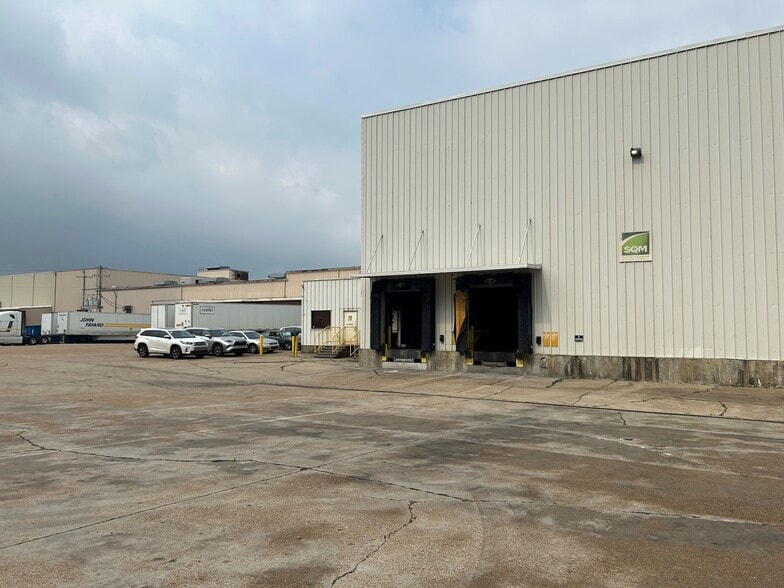 1325 Boling St, Jackson, MS for lease - Building Photo - Image 3 of 4
