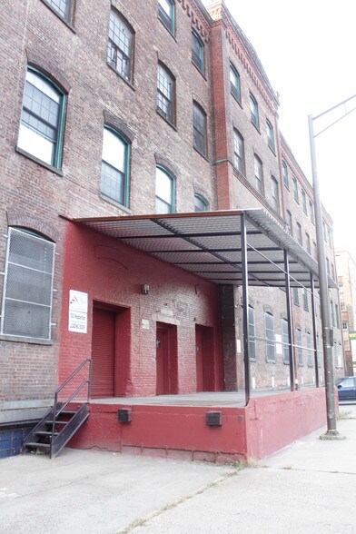 500-530 Nepperhan Ave, Yonkers, NY à louer - Photo du bâtiment - Image 2 de 19