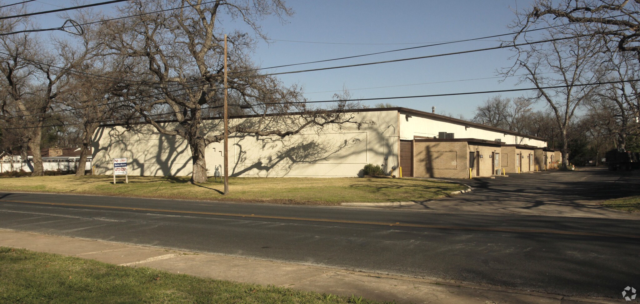 777 Shady Ln, Austin, TX à vendre Photo du bâtiment- Image 1 de 1
