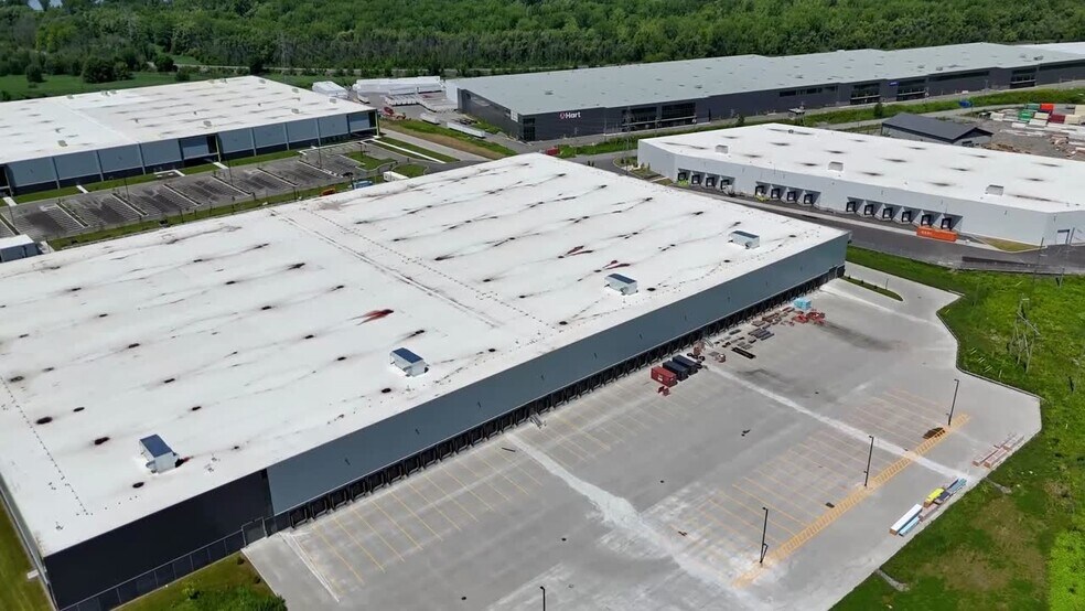 900 Rue Turnbull, Beauharnois, QC à louer - Vidéo sur l’inscription commerciale - Image 2 de 10