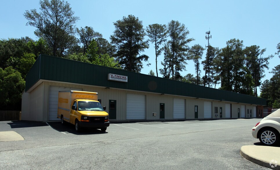 1115 Perry Hill Rd, Montgomery, AL à louer - Photo du bâtiment - Image 2 de 3
