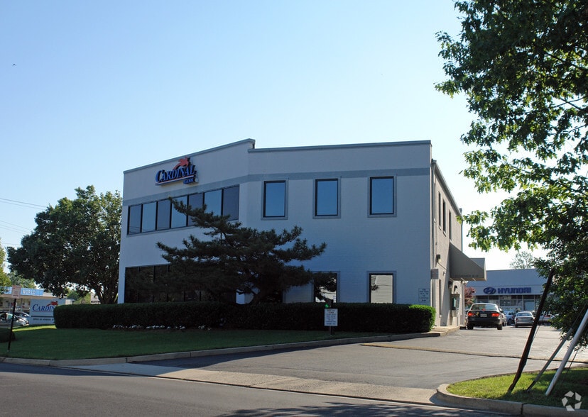 10641 Fairfax Blvd, Fairfax, VA à louer - Photo du bâtiment - Image 2 de 2