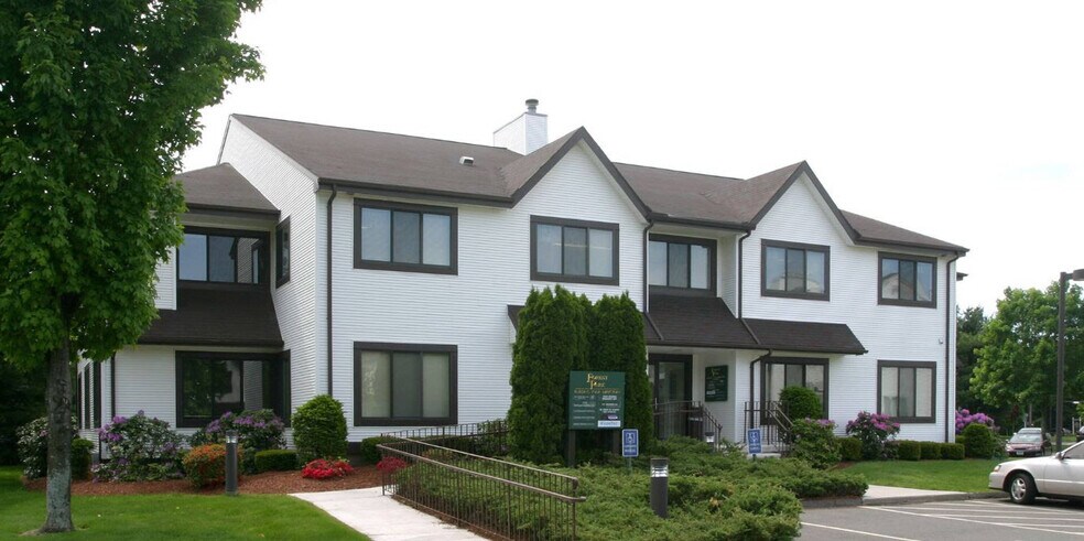 2 Forest Park Dr, Farmington, CT à louer - Photo du bâtiment - Image 3 de 14