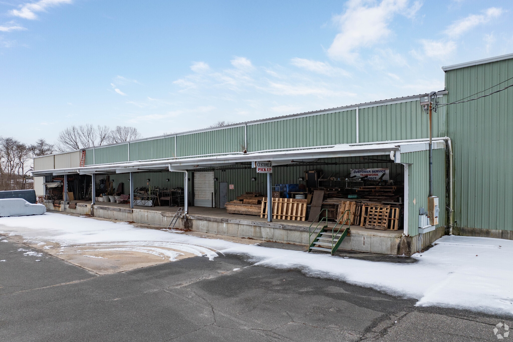 26 Frowein Rd, Center Moriches, NY for sale Primary Photo- Image 1 of 74