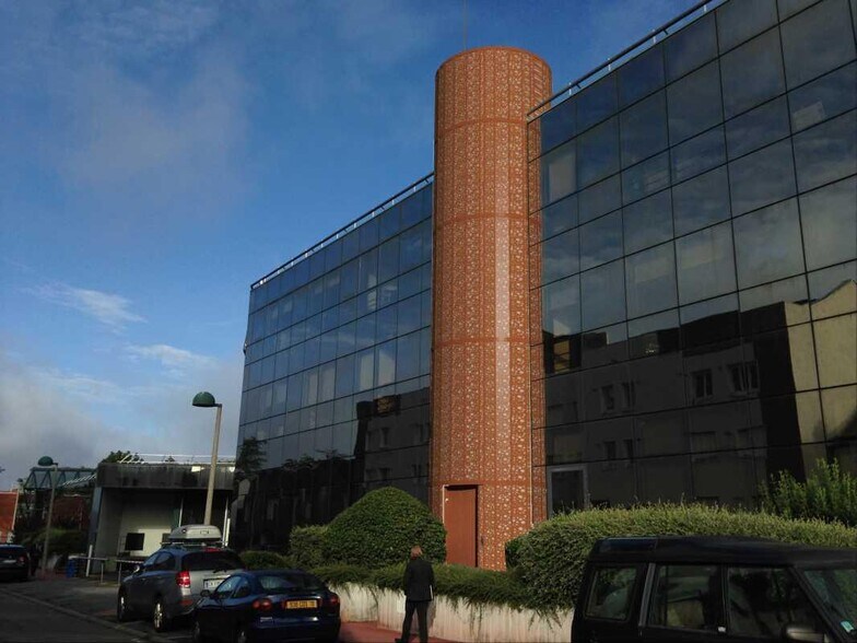 1 Rue Georges Braque, Guyancourt à louer - Photo du bâtiment - Image 1 de 4