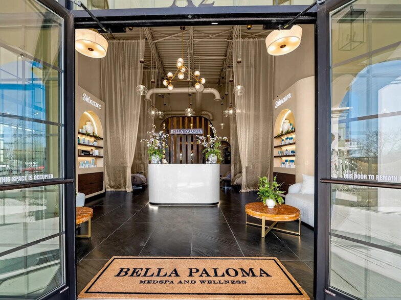 The Paseo At Cimarron portefeuille de 5 propriétés à vendre sur LoopNet.ca - Photo du bâtiment - Image 2 de 27