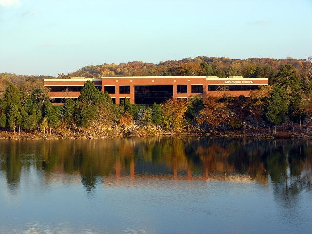 2035 Lakeside Centre Way, Knoxville, TN à louer - Photo du bâtiment - Image 2 de 5