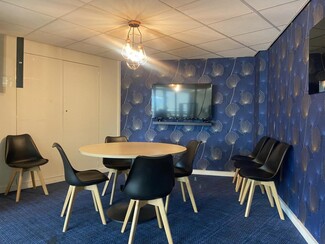 More details for 4/6 Rue D'Orleans, Saint-Cloud - Office for Sale