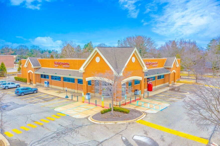 140 S Milford Rd, Milford, MI à louer - Photo du bâtiment - Image 2 de 9