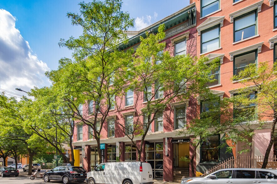 812-814 N Franklin St, Chicago, IL for lease - Building Photo - Image 3 of 10