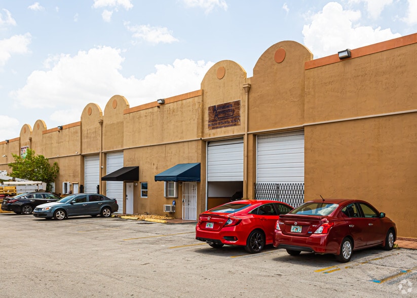 1723-1745 W 37th St, Hialeah, FL for sale - Building Photo - Image 3 of 24