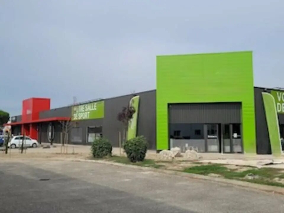 Retail in Avignon for sale Building Photo- Image 1 of 4