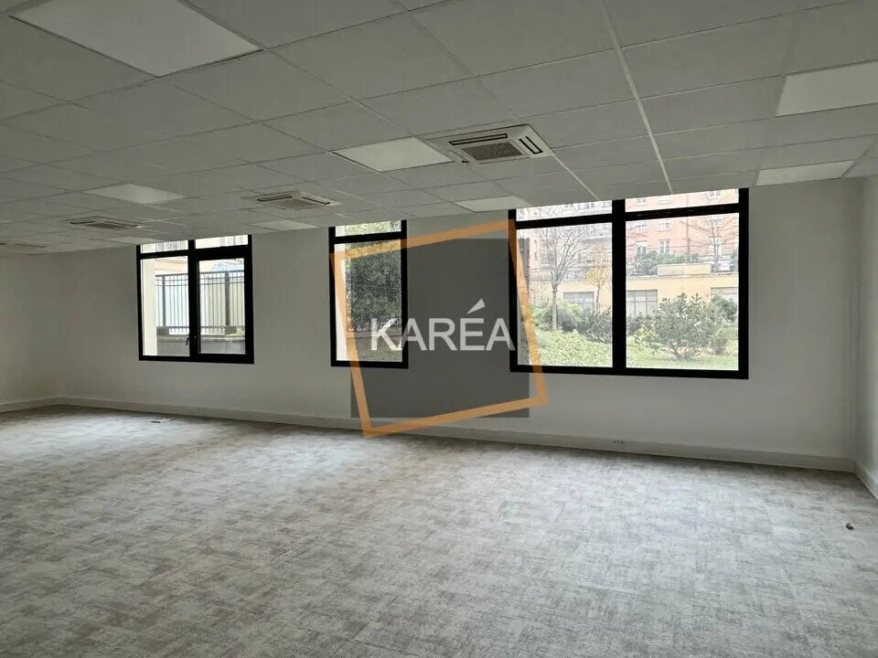 Bureau dans Bussy-Saint-Georges à louer Photo intérieure- Image 1 de 6