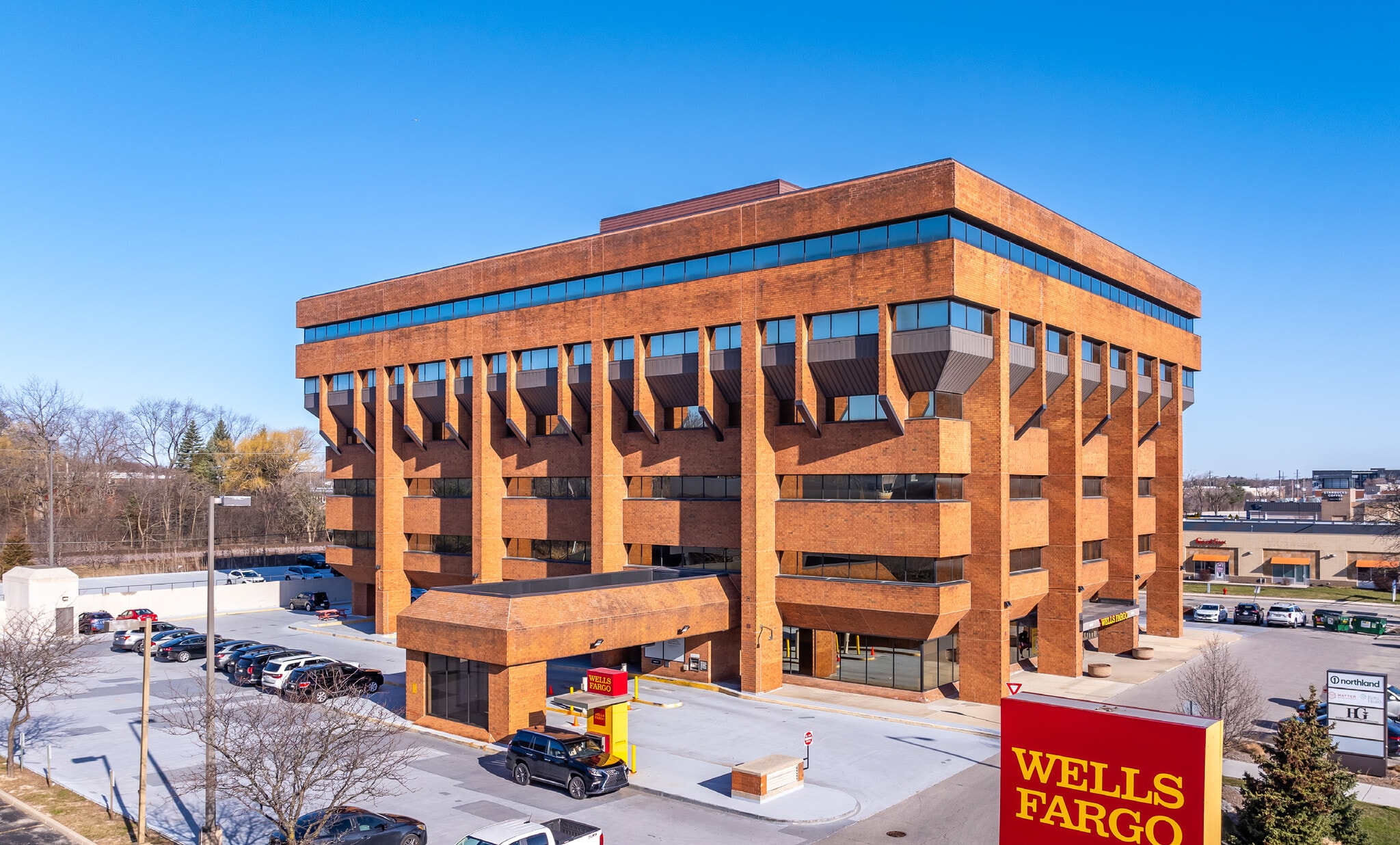 2675 N Mayfair Rd, Wauwatosa, WI for lease Building Photo- Image 1 of 6
