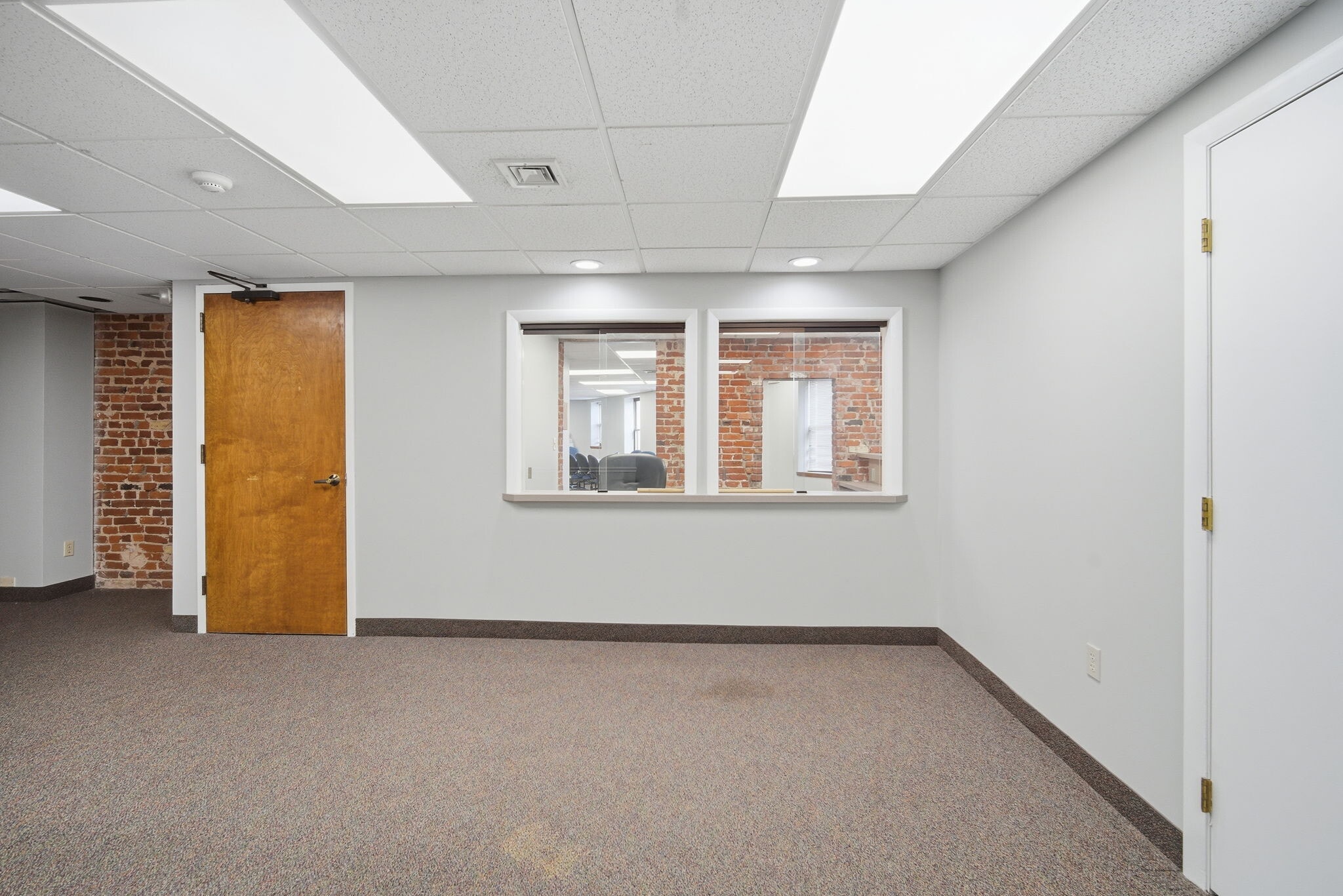 222 Carew St, Springfield, MA for lease Interior Photo- Image 1 of 11