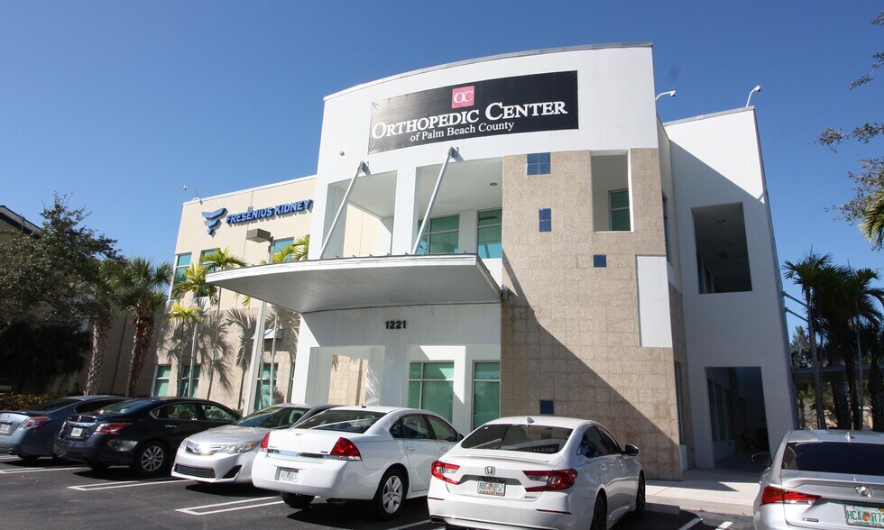 1221 S State Road 7, Wellington, FL à louer - Photo du bâtiment - Image 1 de 13