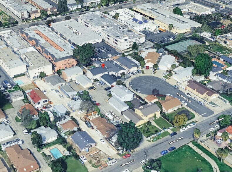 16021 Olympiad Ln, Van Nuys, CA à vendre - Photo du bâtiment - Image 3 de 6