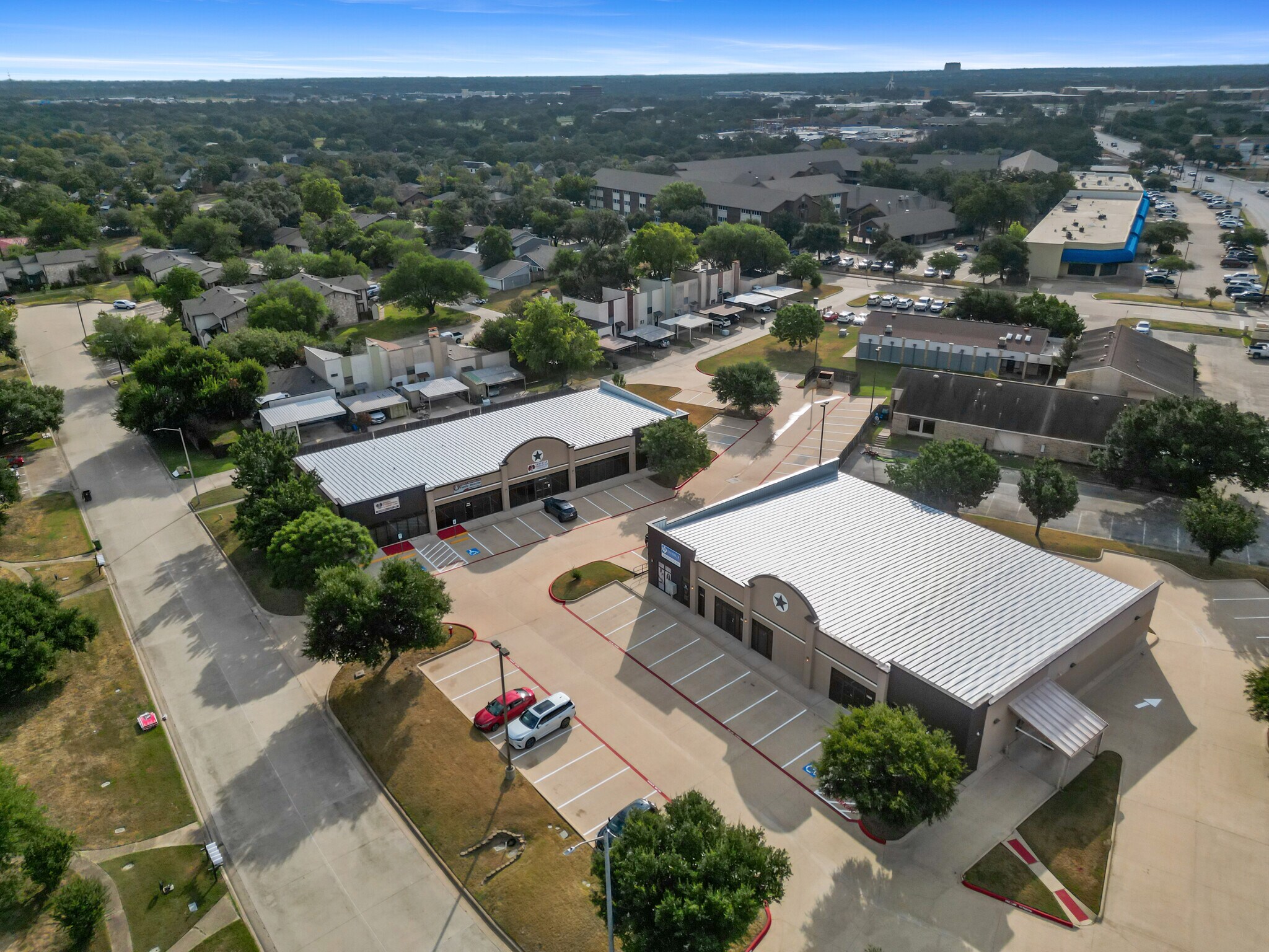 2304 De Lee St, Bryan, TX à louer Photo du bâtiment- Image 1 de 11