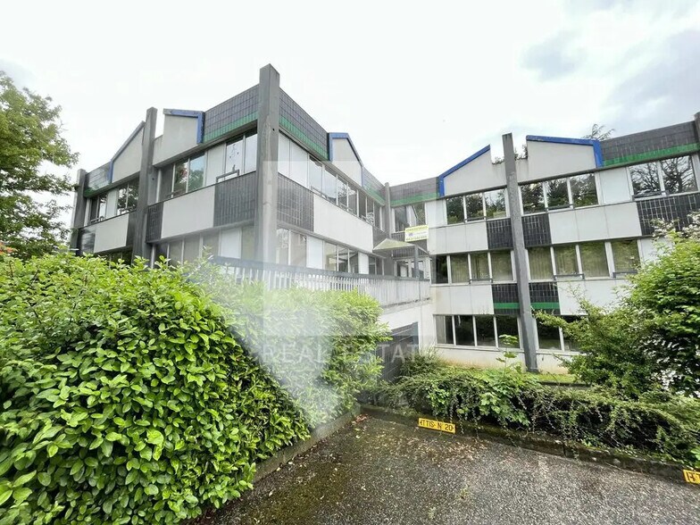 Bureau dans Lissieu à vendre - Photo du bâtiment - Image 1 de 5