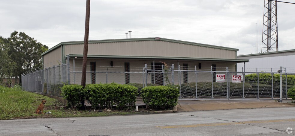 206 N Shaver St, Pasadena, TX à louer - Photo du bâtiment - Image 3 de 10
