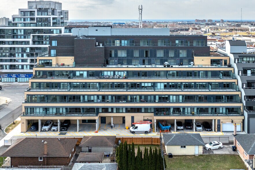 6 Chartwell Rd, Toronto, ON à louer - Photo du bâtiment - Image 2 de 3