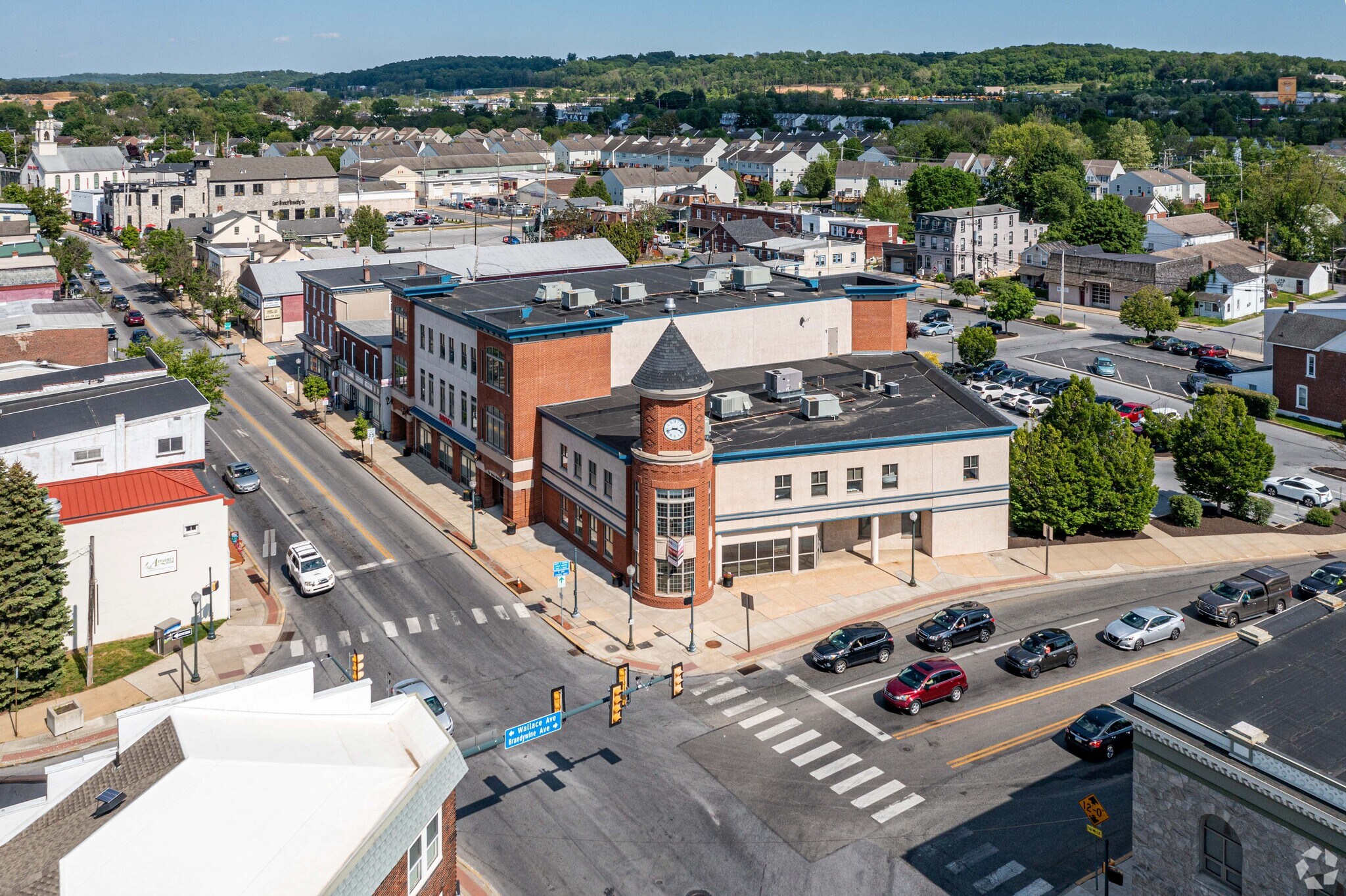 100 E Lancaster Ave, Downingtown, PA à louer Photo du bâtiment- Image 1 de 2