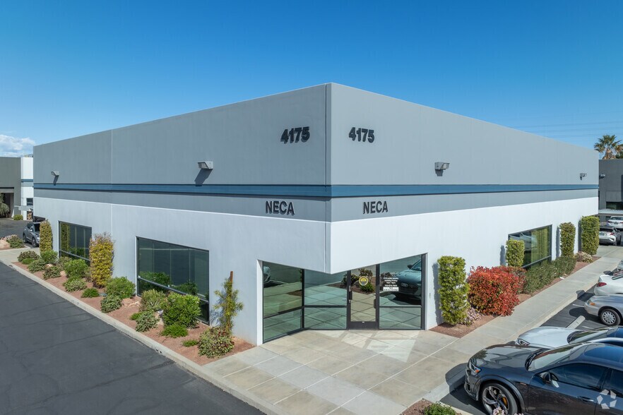 4175 Cameron St, Las Vegas, NV à louer - Photo du bâtiment - Image 1 de 5