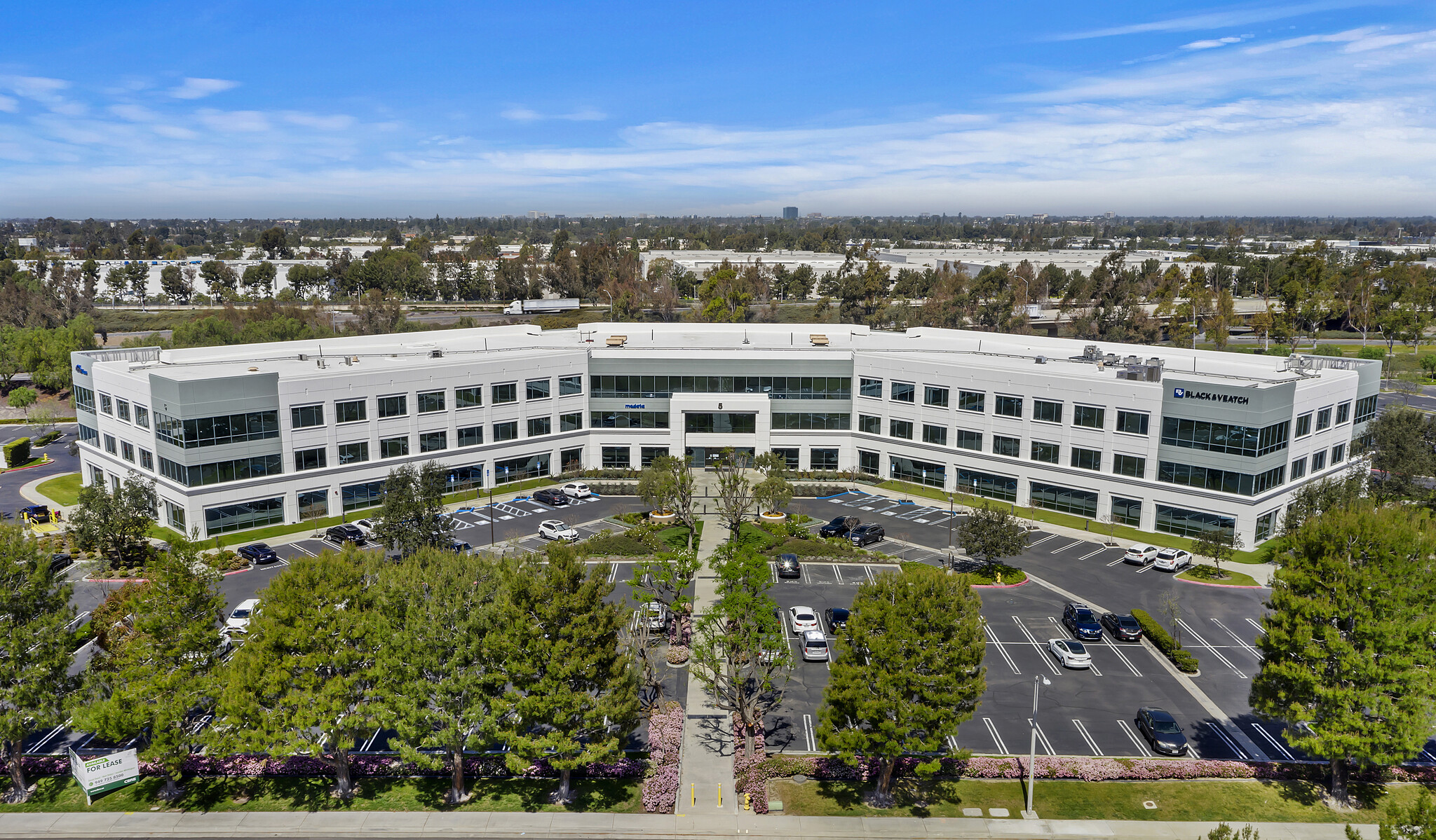 5 Peters Canyon Rd, Irvine, CA à vendre Photo du bâtiment- Image 1 de 1