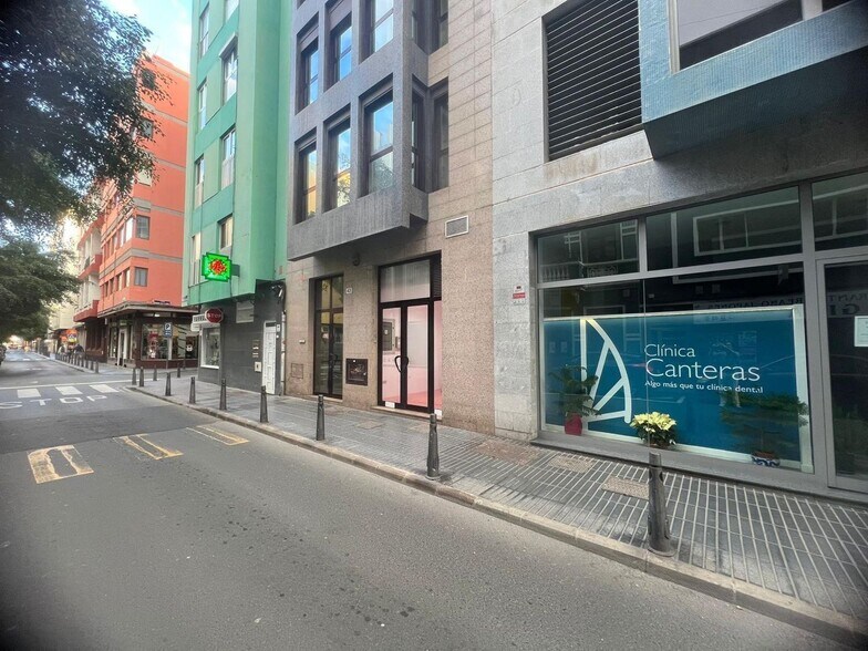 Calle Nicolás Estévanez, 43, Las Palmas de Gran Canaria, Las Palmas à louer - Photo du bâtiment - Image 2 de 19