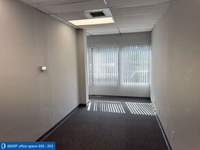 925-935 White Plains Rd, Trumbull, CT for lease Interior Photo- Image 2 of 2