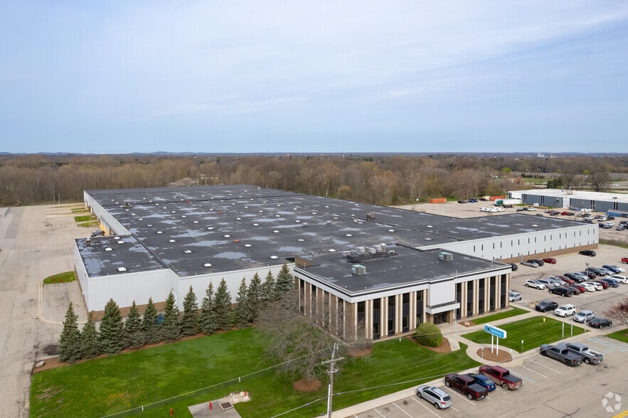 900 Brooks Ave, Holland, MI for lease - Primary Photo - Image 1 of 4